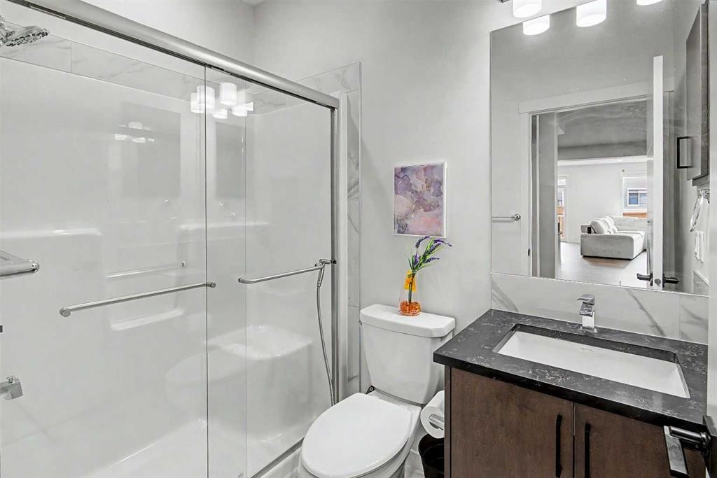 80 Lucas Passage Nw, Calgary, AB