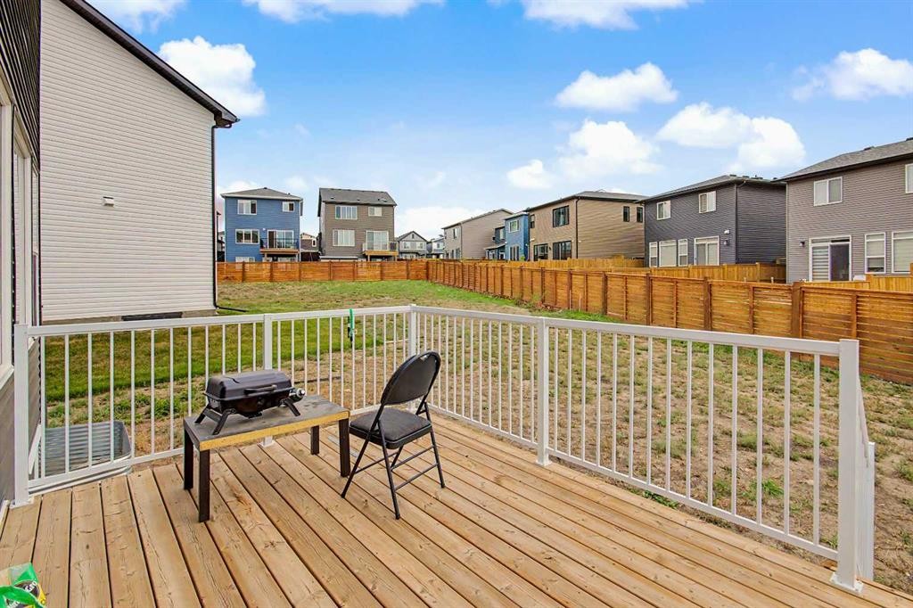 80 Lucas Passage Nw, Calgary, AB