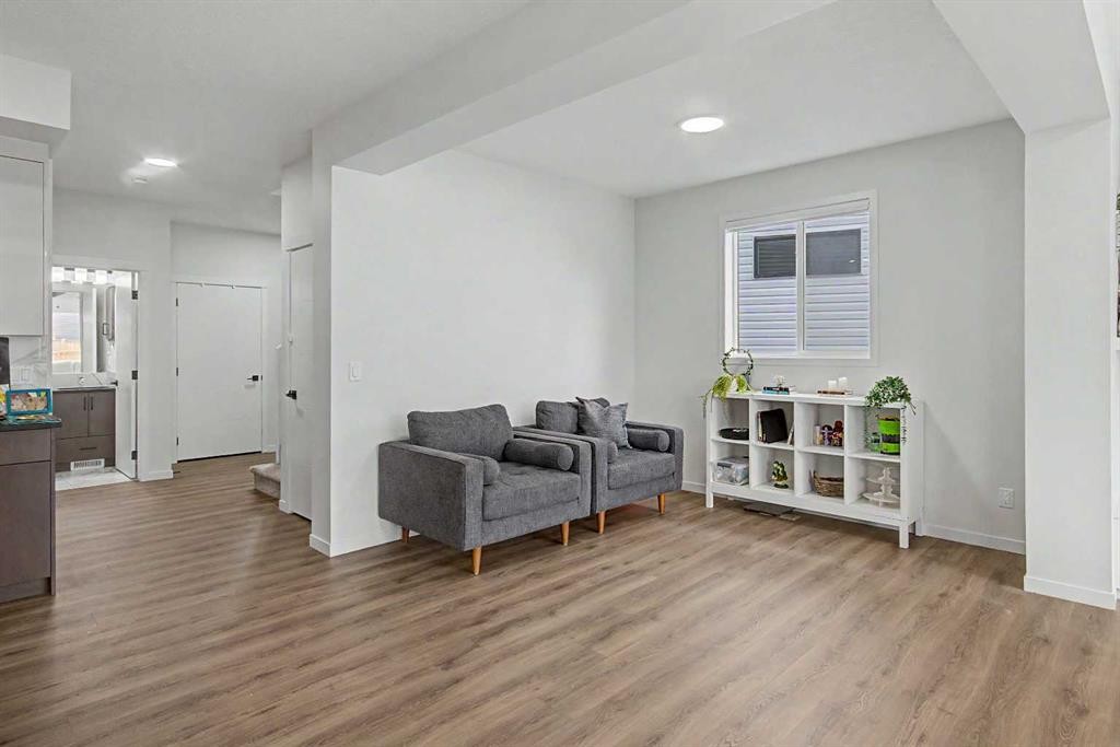 80 Lucas Passage Nw, Calgary, AB