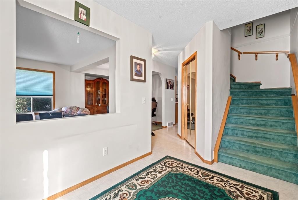 92 Del Ray Close Ne, Calgary, AB