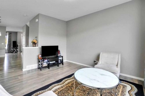 9039 52 Street Ne, Calgary, AB 