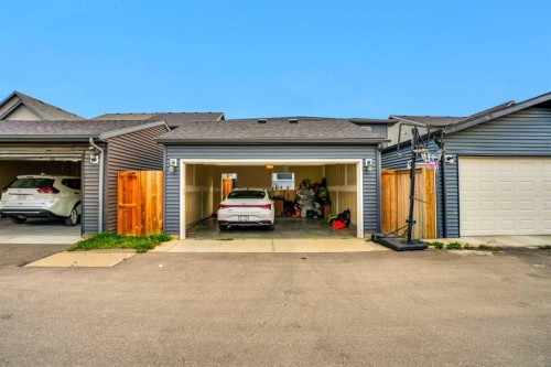 9039 52 Street Ne, Calgary, AB 