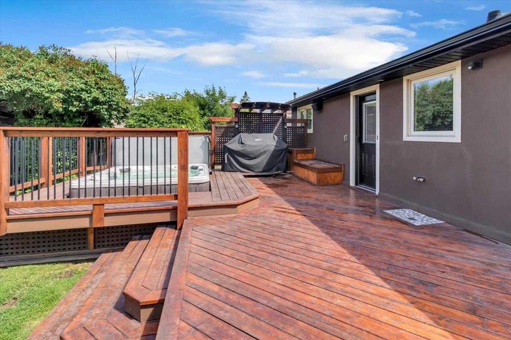 2211 45 Street Se, Calgary, AB