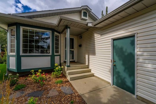 236 Edgebrook Gardens Nw, Calgary, AB 
