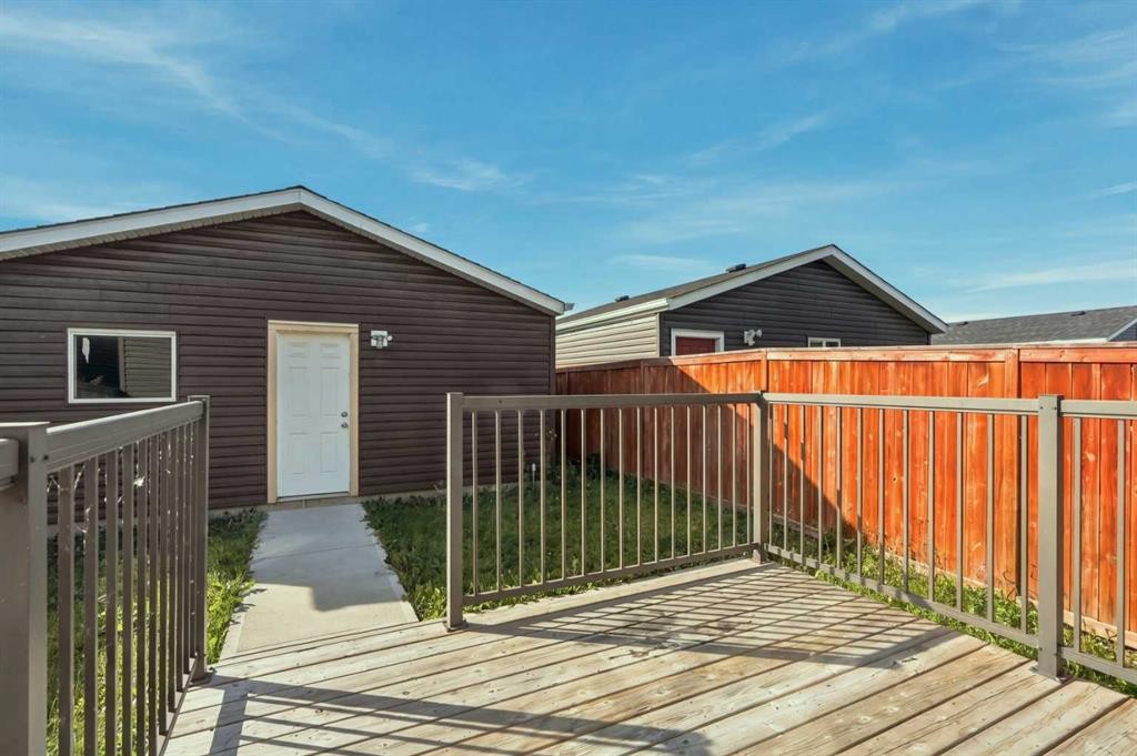 88 Red Embers Crescent Ne, Calgary, AB
