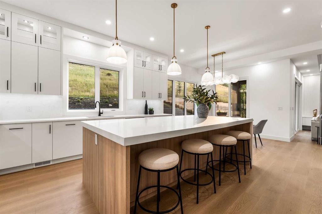 407 Patterson Boulevard Sw, Calgary, AB