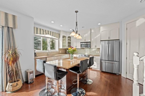 28 Evansview Manor Nw, Calgary, AB 