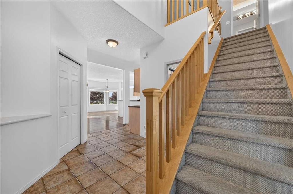 254 Panamount Close Nw, Calgary, AB
