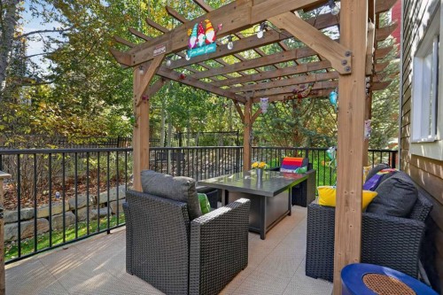 12 Crestridge Rise Sw, Calgary, AB 