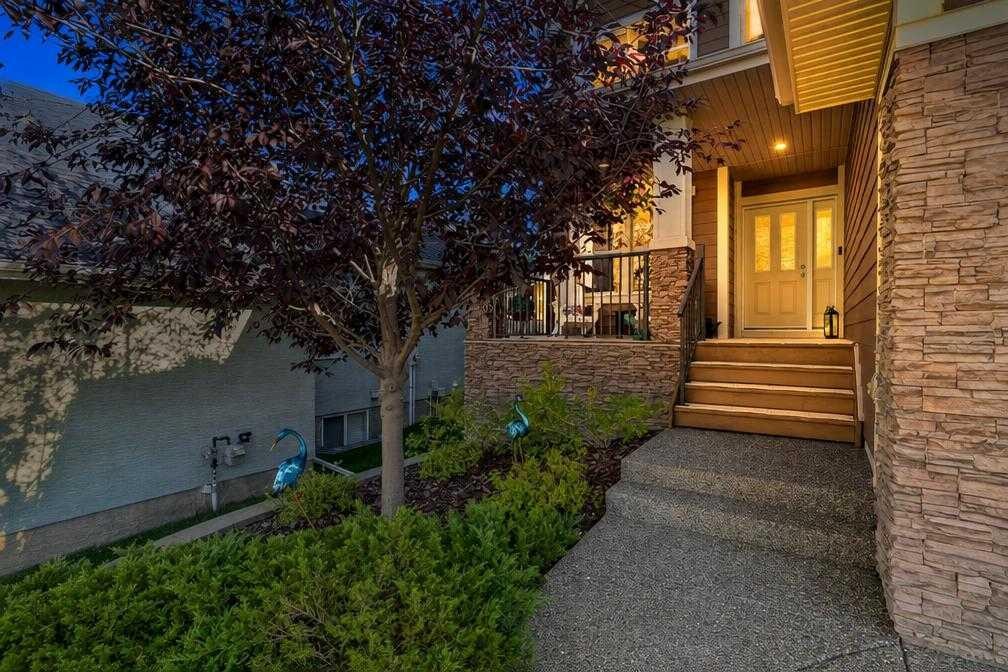 12 Crestridge Rise Sw, Calgary, AB