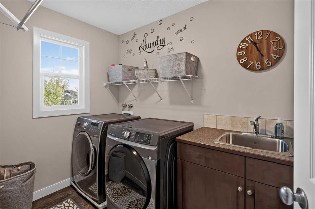 12 Crestridge Rise Sw, Calgary, AB