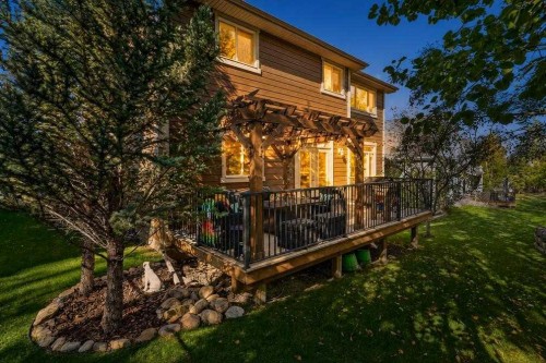 12 Crestridge Rise Sw, Calgary, AB 