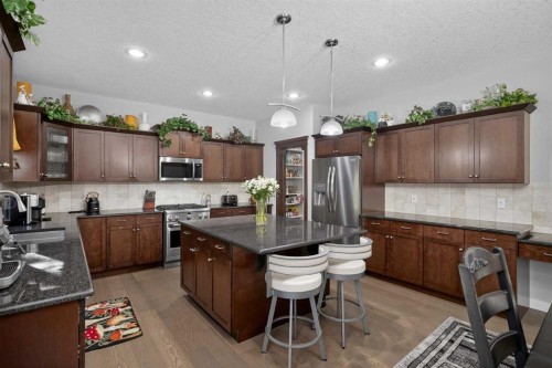 12 Crestridge Rise Sw, Calgary, AB 