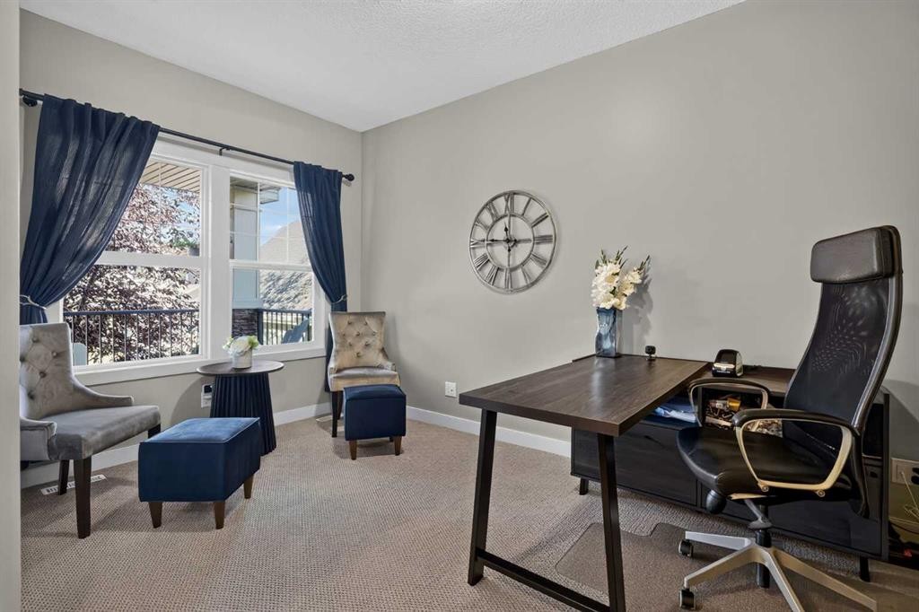 12 Crestridge Rise Sw, Calgary, AB