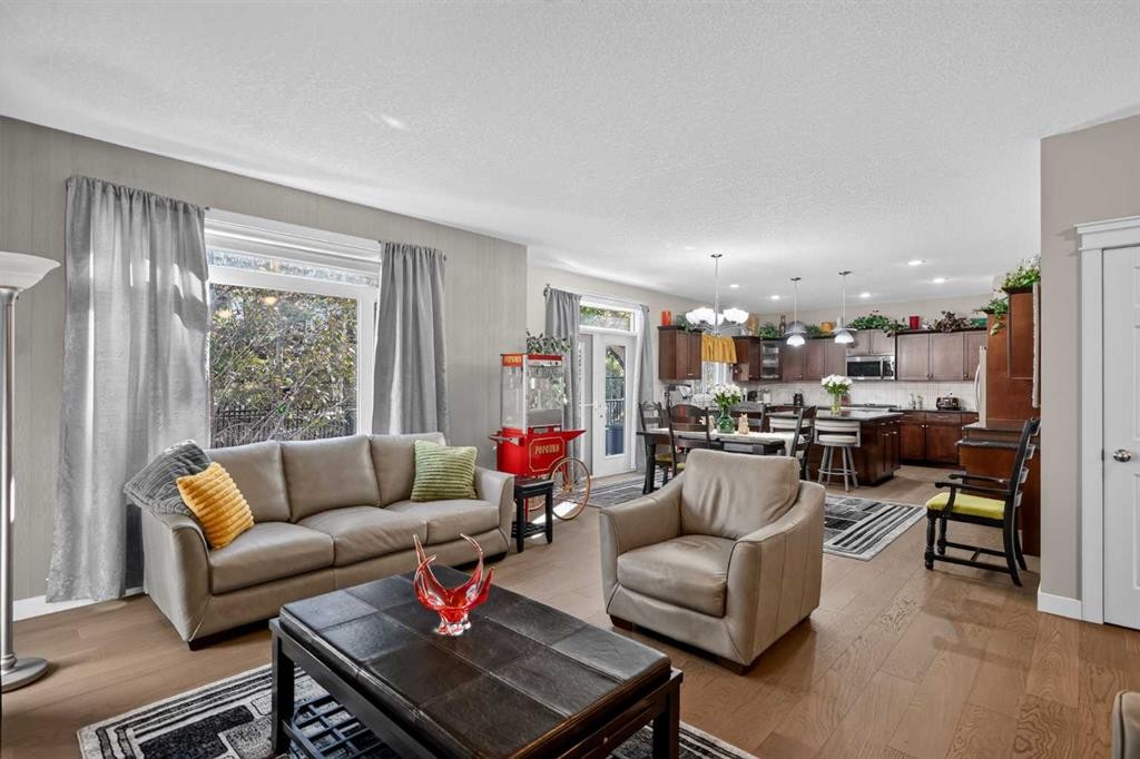 12 Crestridge Rise Sw, Calgary, AB