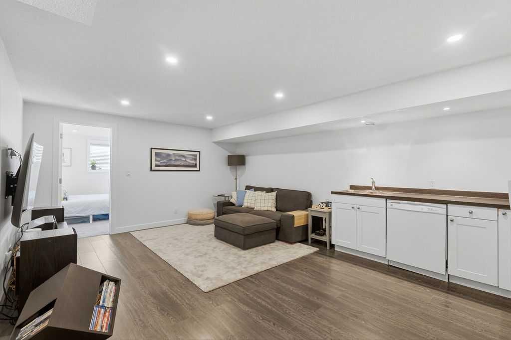 39 Midridge Close Se, Calgary, AB