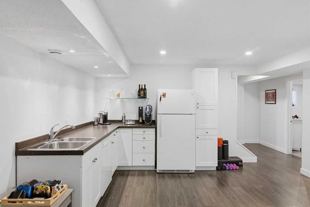 39 Midridge Close Se, Calgary, AB