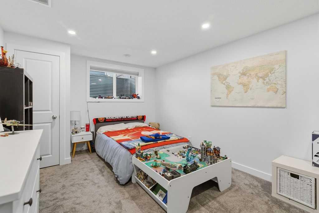 39 Midridge Close Se, Calgary, AB