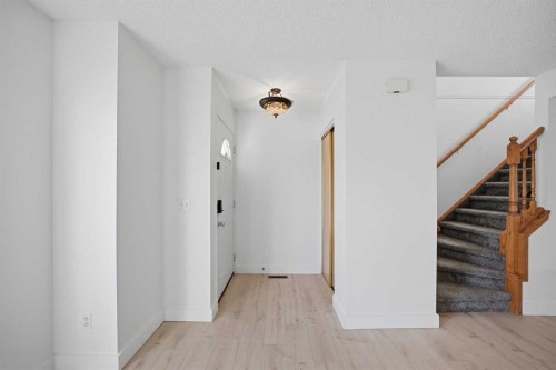 11 Coventry Lane Ne, Calgary, AB 