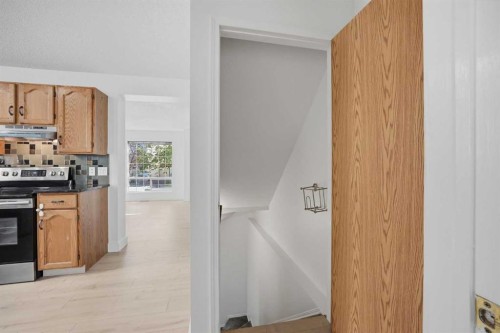 11 Coventry Lane Ne, Calgary, AB 