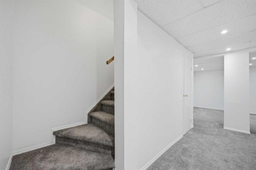 11 Coventry Lane Ne, Calgary, AB 