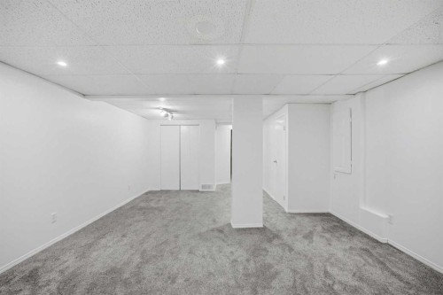 11 Coventry Lane Ne, Calgary, AB 