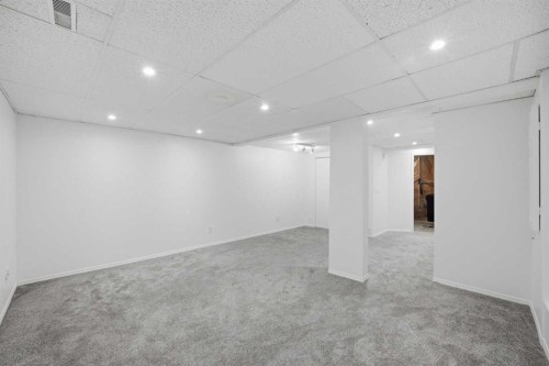 11 Coventry Lane Ne, Calgary, AB 