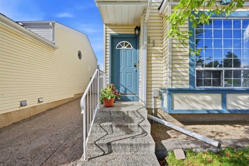 11 Coventry Lane Ne, Calgary, AB 