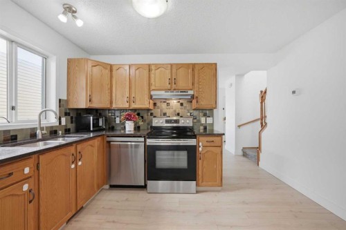 11 Coventry Lane Ne, Calgary, AB 