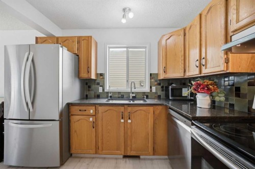 11 Coventry Lane Ne, Calgary, AB 