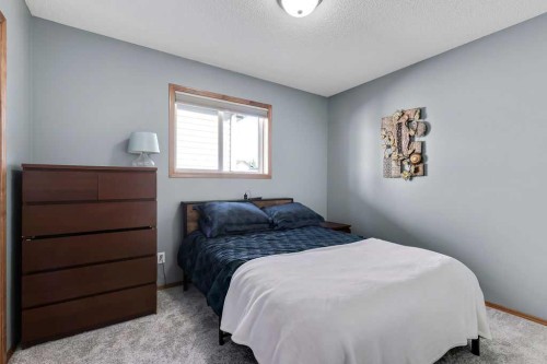 26 Cranwell Manor Se, Calgary, AB 