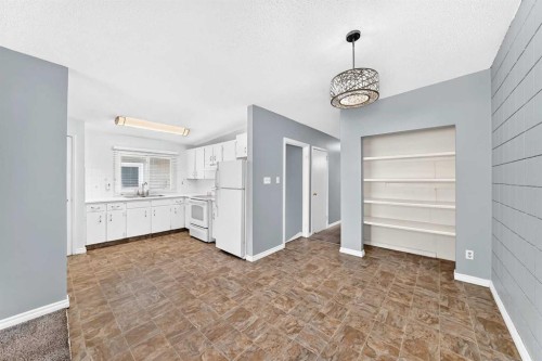 7409 37 Avenue Nw, Calgary, AB 
