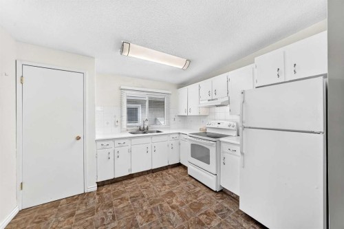 7409 37 Avenue Nw, Calgary, AB 