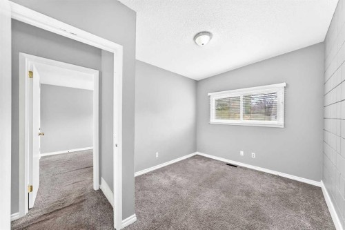 7409 37 Avenue Nw, Calgary, AB 