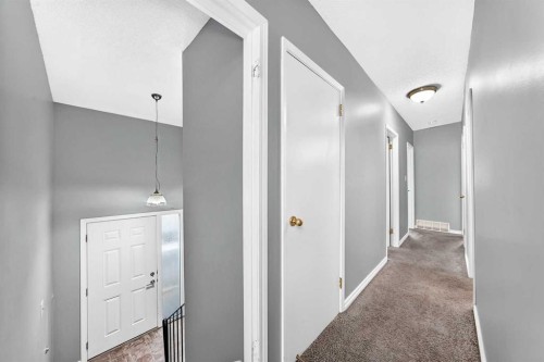 7409 37 Avenue Nw, Calgary, AB 
