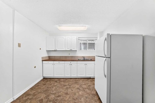 7409 37 Avenue Nw, Calgary, AB 