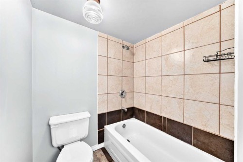 7409 37 Avenue Nw, Calgary, AB 