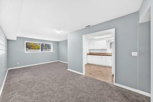 7409 37 Avenue Nw, Calgary, AB 