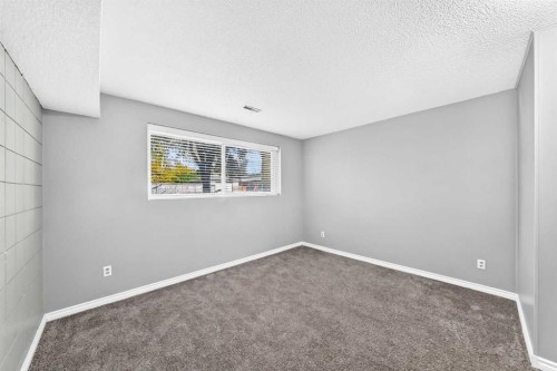 7409 37 Avenue Nw, Calgary, AB 