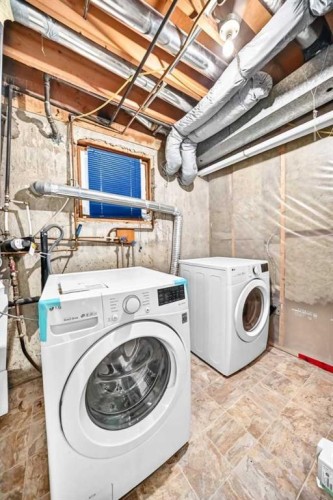 7409 37 Avenue Nw, Calgary, AB 