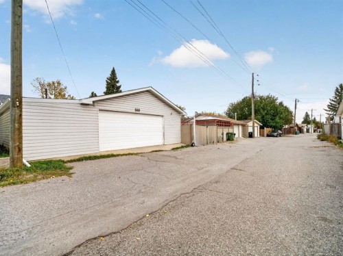 640 Maidstone Drive Ne, Calgary, AB 