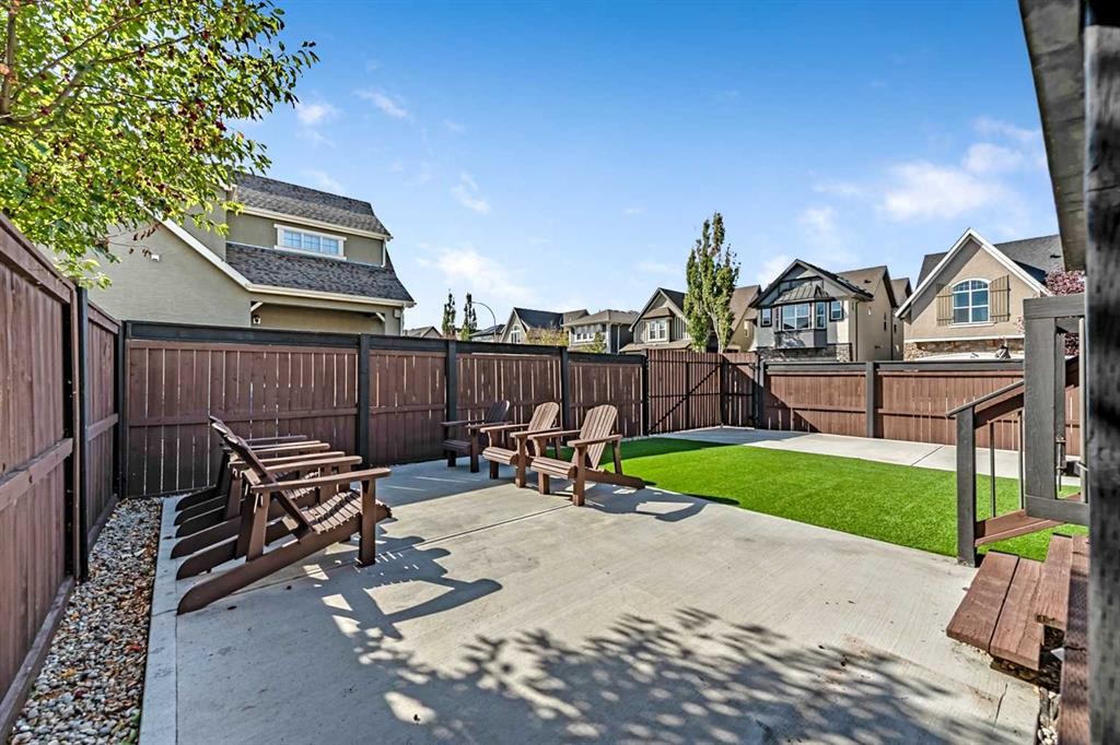29 Mahogany View Se, Calgary, AB