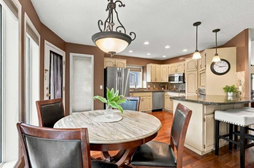 21 Mt Robson Close Se, Calgary, AB 