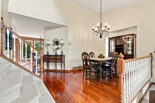 21 Mt Robson Close Se, Calgary, AB 