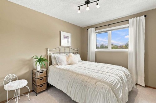 21 Mt Robson Close Se, Calgary, AB 
