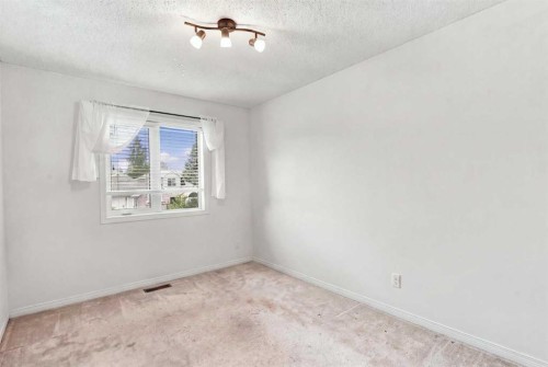 21 Mt Robson Close Se, Calgary, AB 
