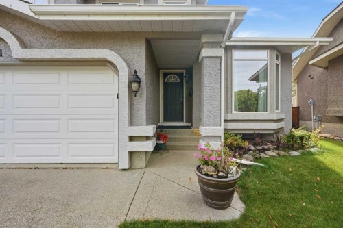 21 Mt Robson Close Se, Calgary, AB 