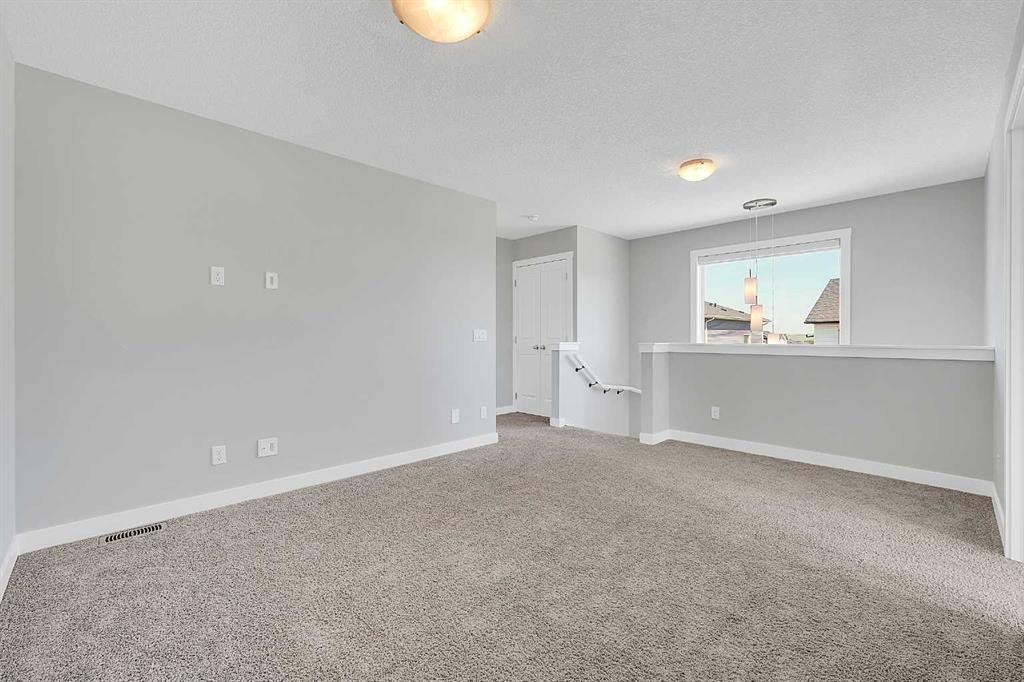 125 Edith Gate Nw, Calgary, AB