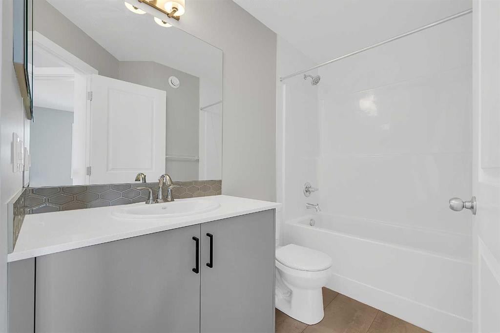125 Edith Gate Nw, Calgary, AB