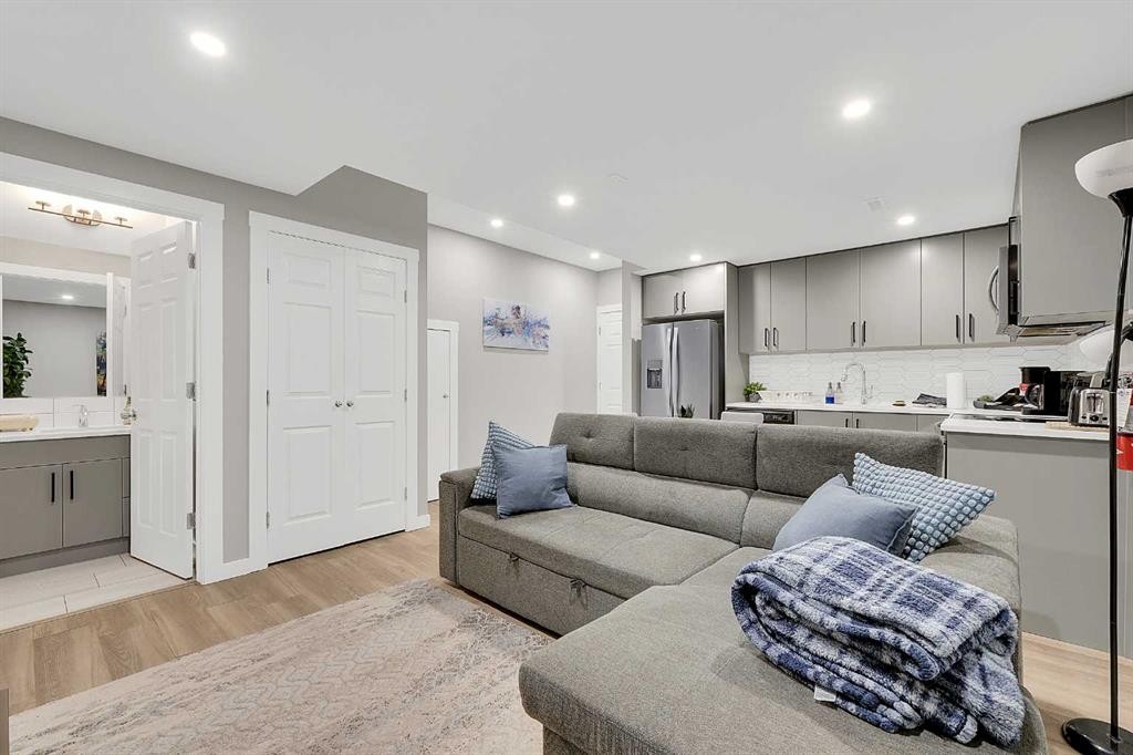 125 Edith Gate Nw, Calgary, AB
